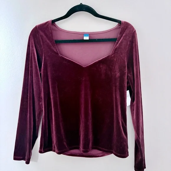 NWT Old Navy Women’s Velvet Long Sleeve Top, Size Large - Picture 2 of 7